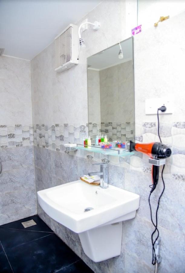 Slnco Villa Katunayaka Bagian luar foto